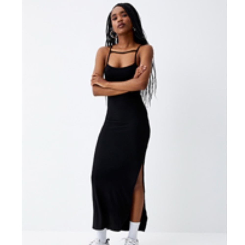 3/30$     Bodycon Black Maxi Dress